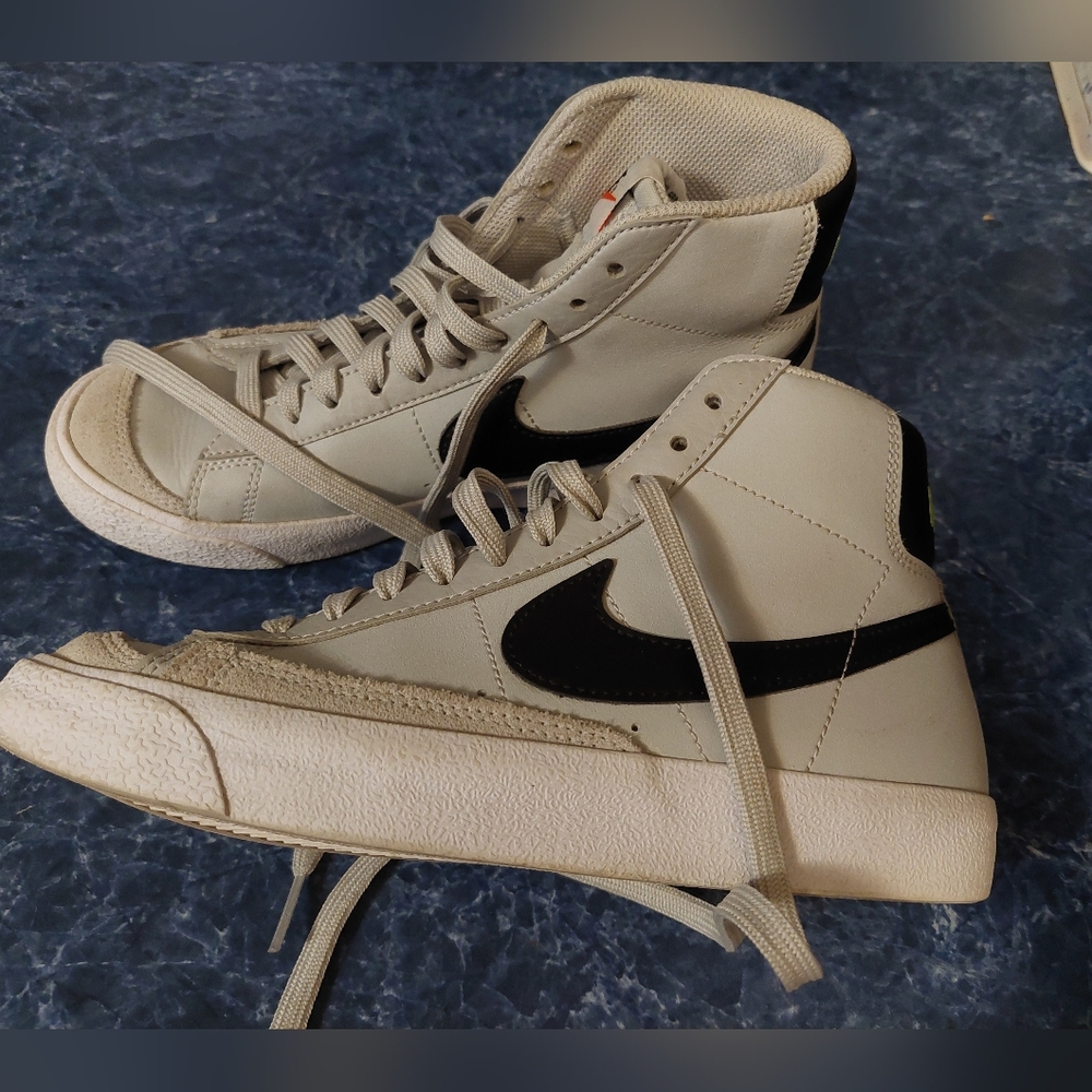 Nike Blazers Mid 77 High Top Sneakers Gray Kids 5Y